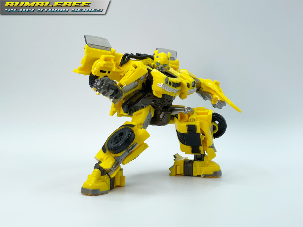 ss-103_bumblebee_pose1
