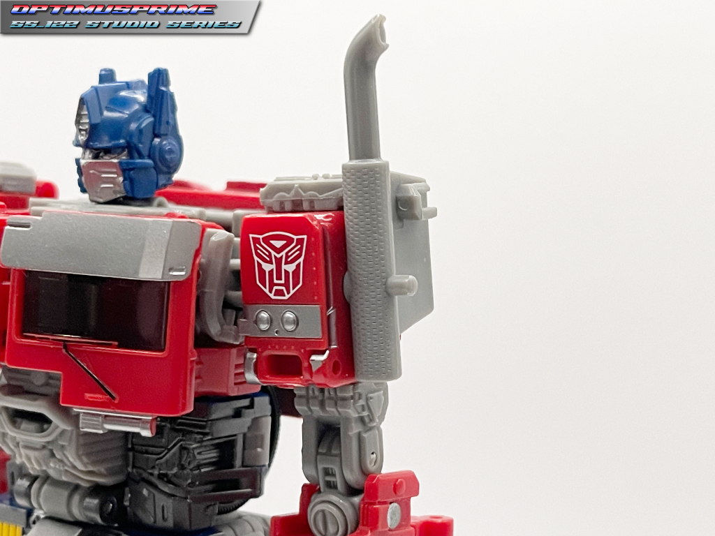 ss-122_optimus_prime_arm1