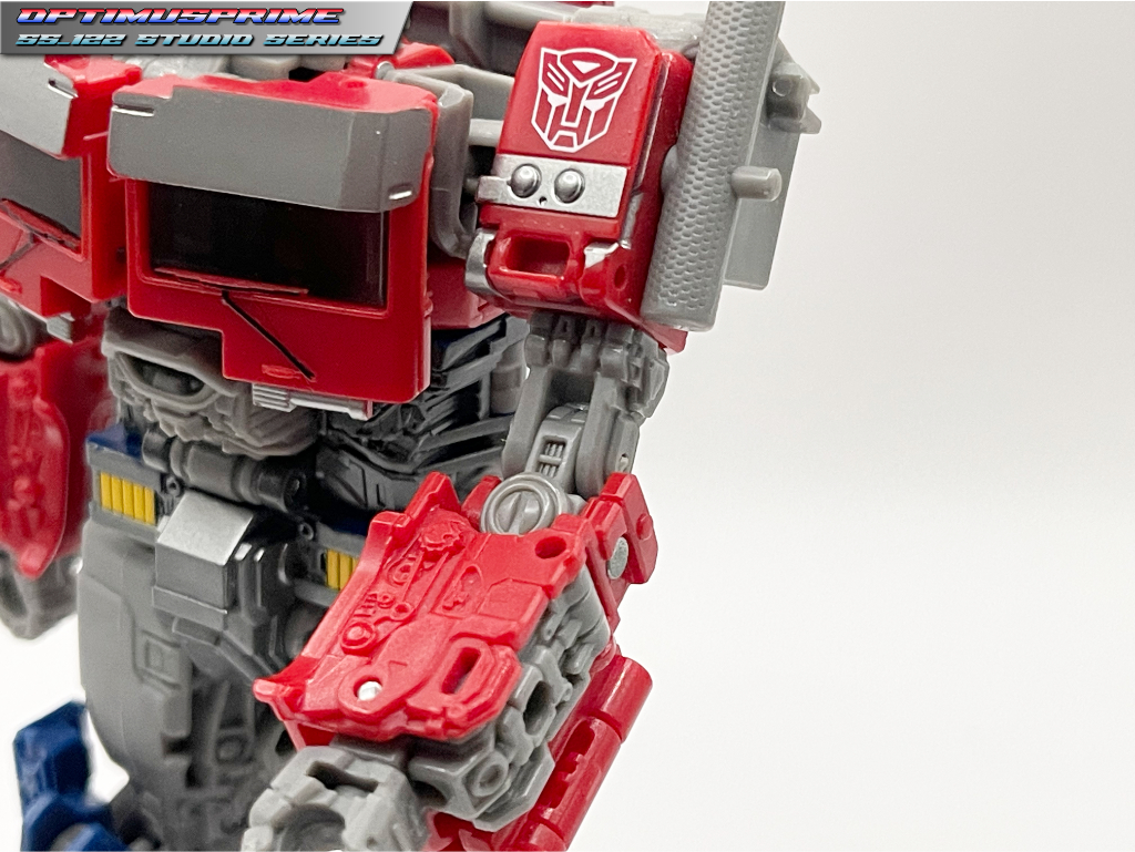 ss-122_optimus_prime_arm2