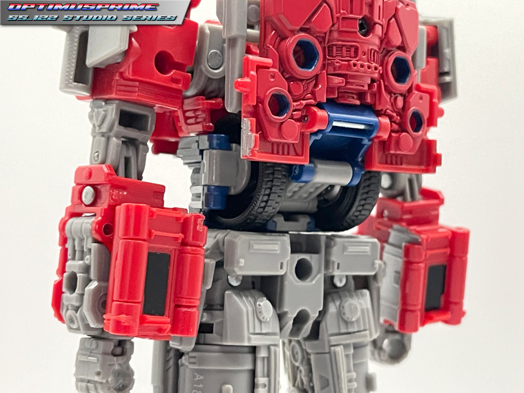 ss-122_optimus_prime_back3