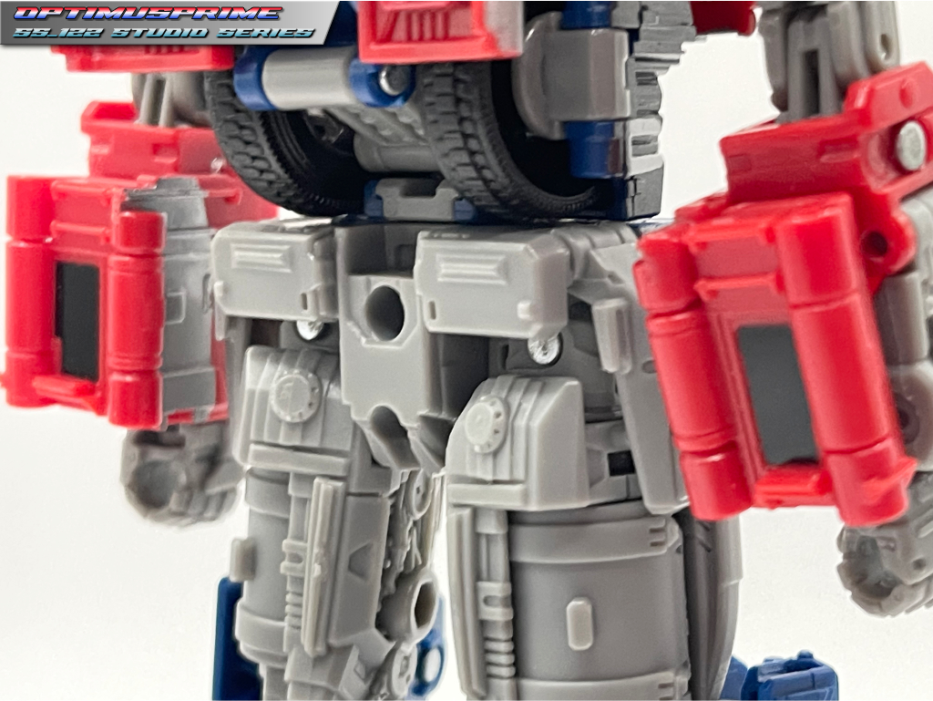 ss-122_optimus_prime_back5_2