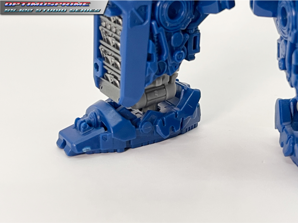 ss-122_optimus_prime_leg10