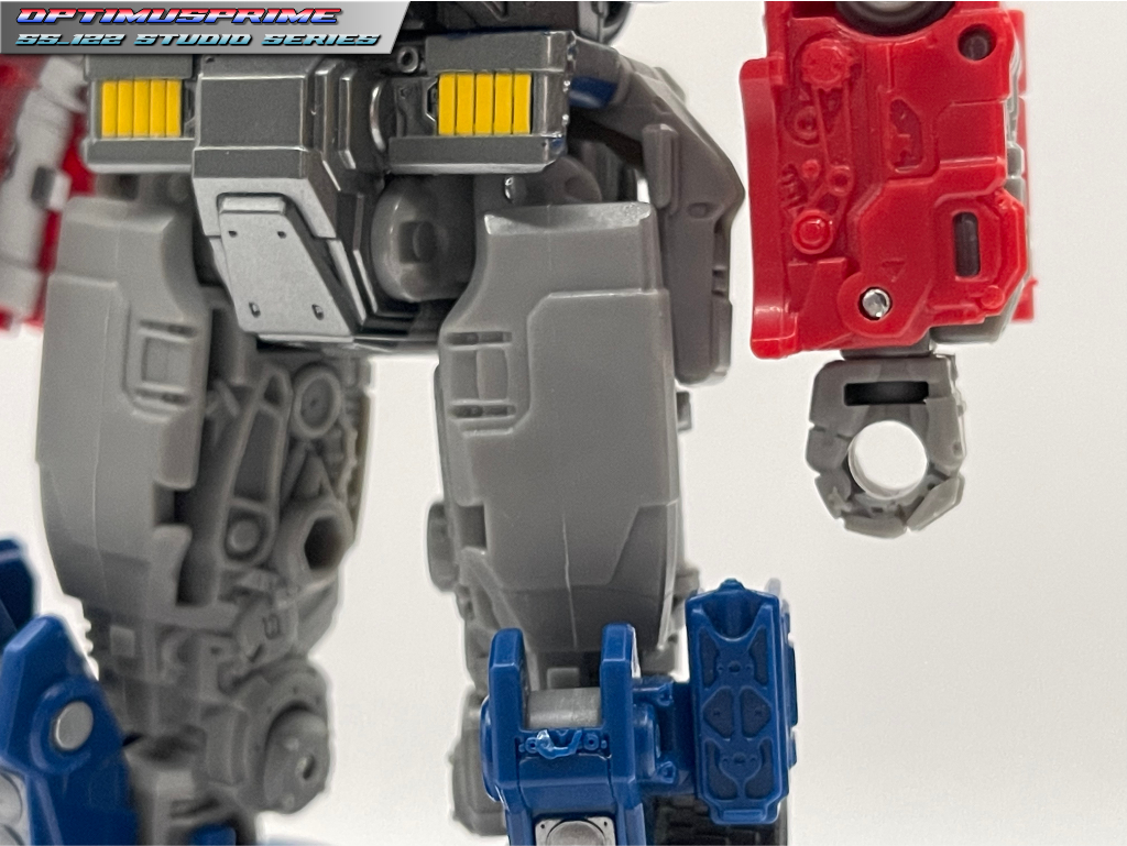 ss-122_optimus_prime_leg4