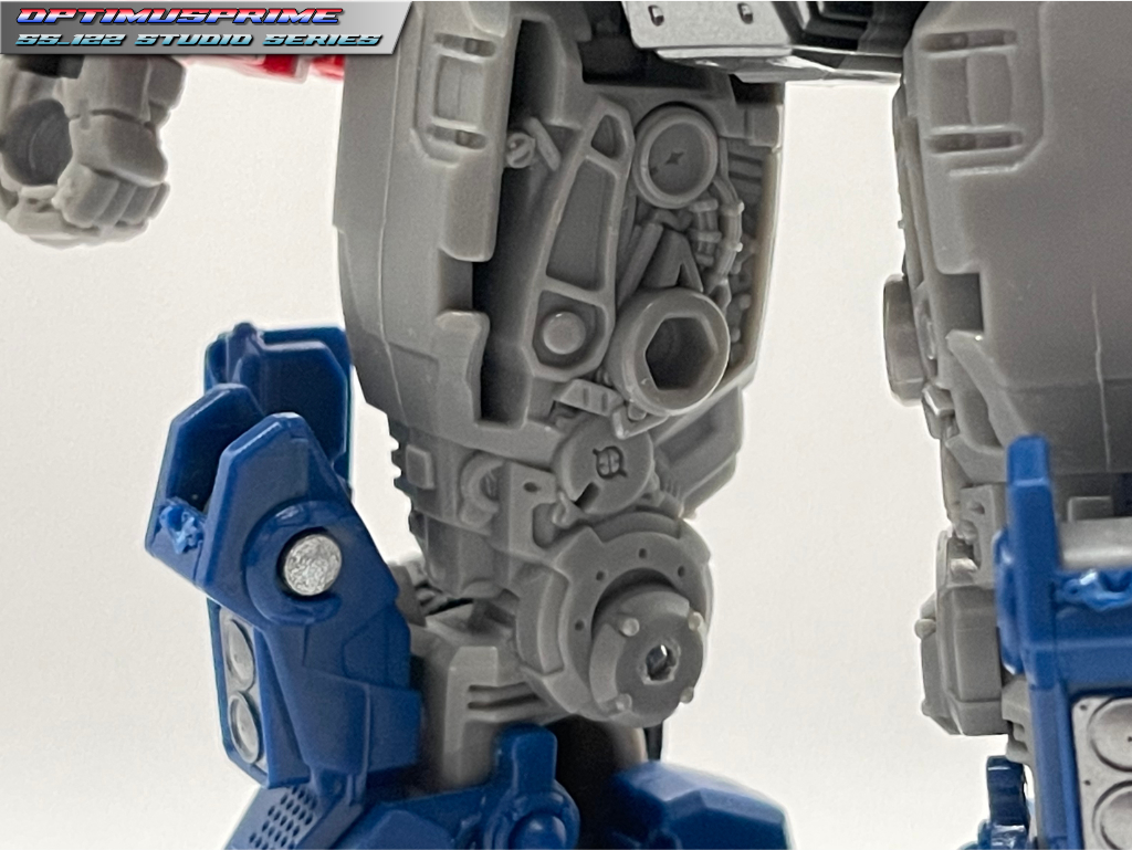 ss-122_optimus_prime_leg5