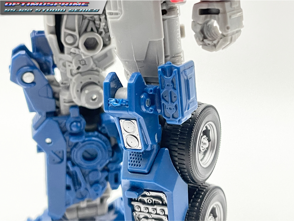 ss-122_optimus_prime_leg6