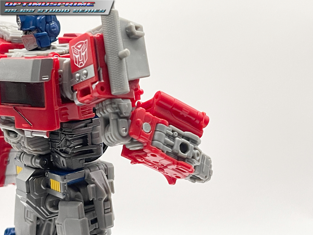 ss-122_optimus_prime_mobil3