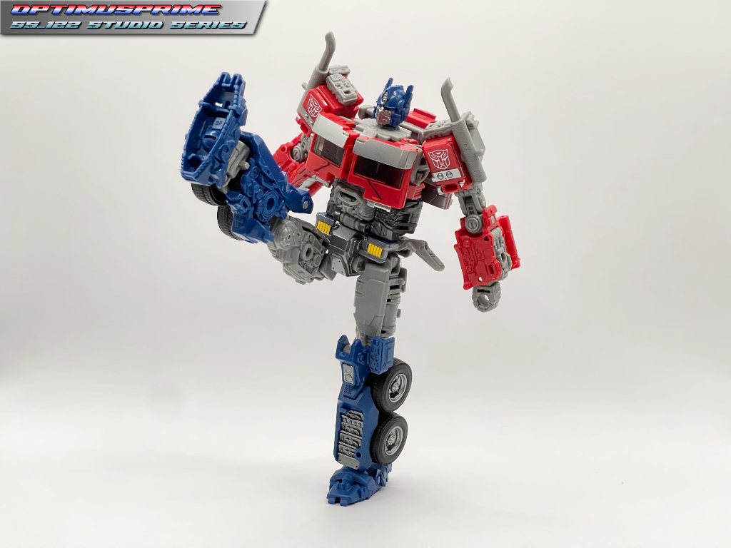 ss-122_optimus_prime_mobil5