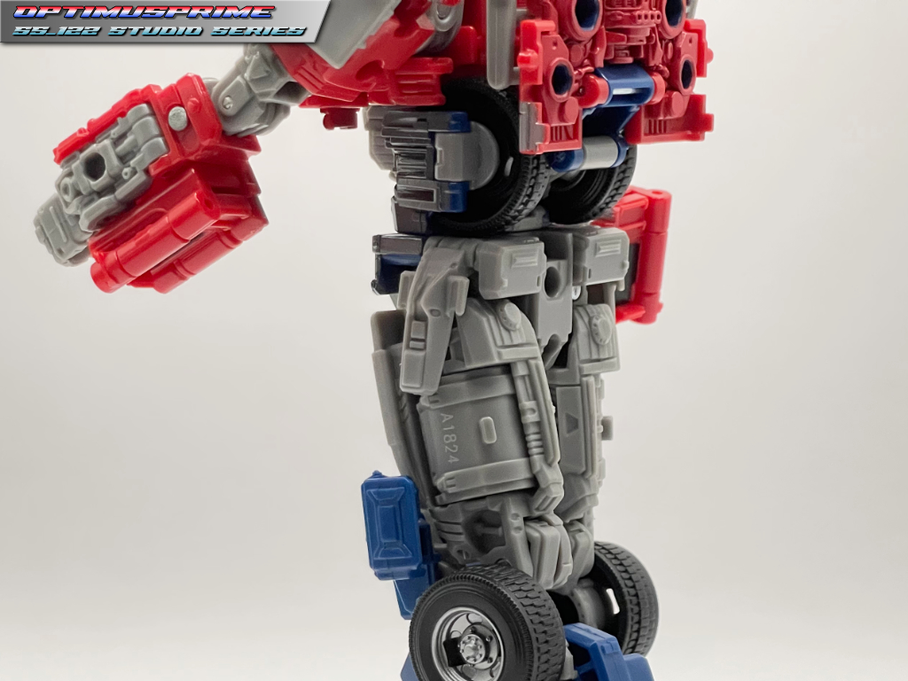 ss-122_optimus_prime_mobil8