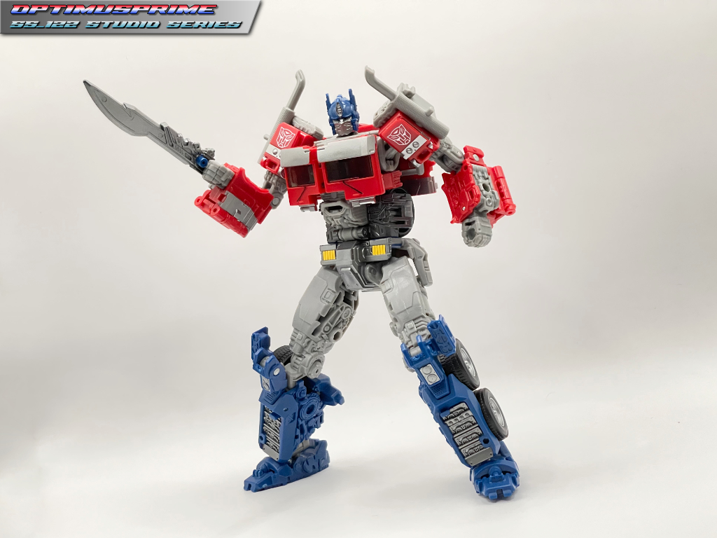 ss-122_optimus_prime_pose1