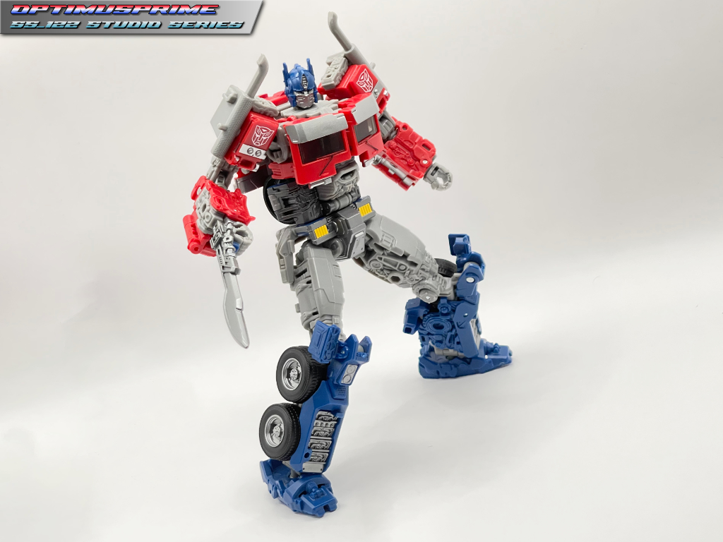 ss-122_optimus_prime_pose2